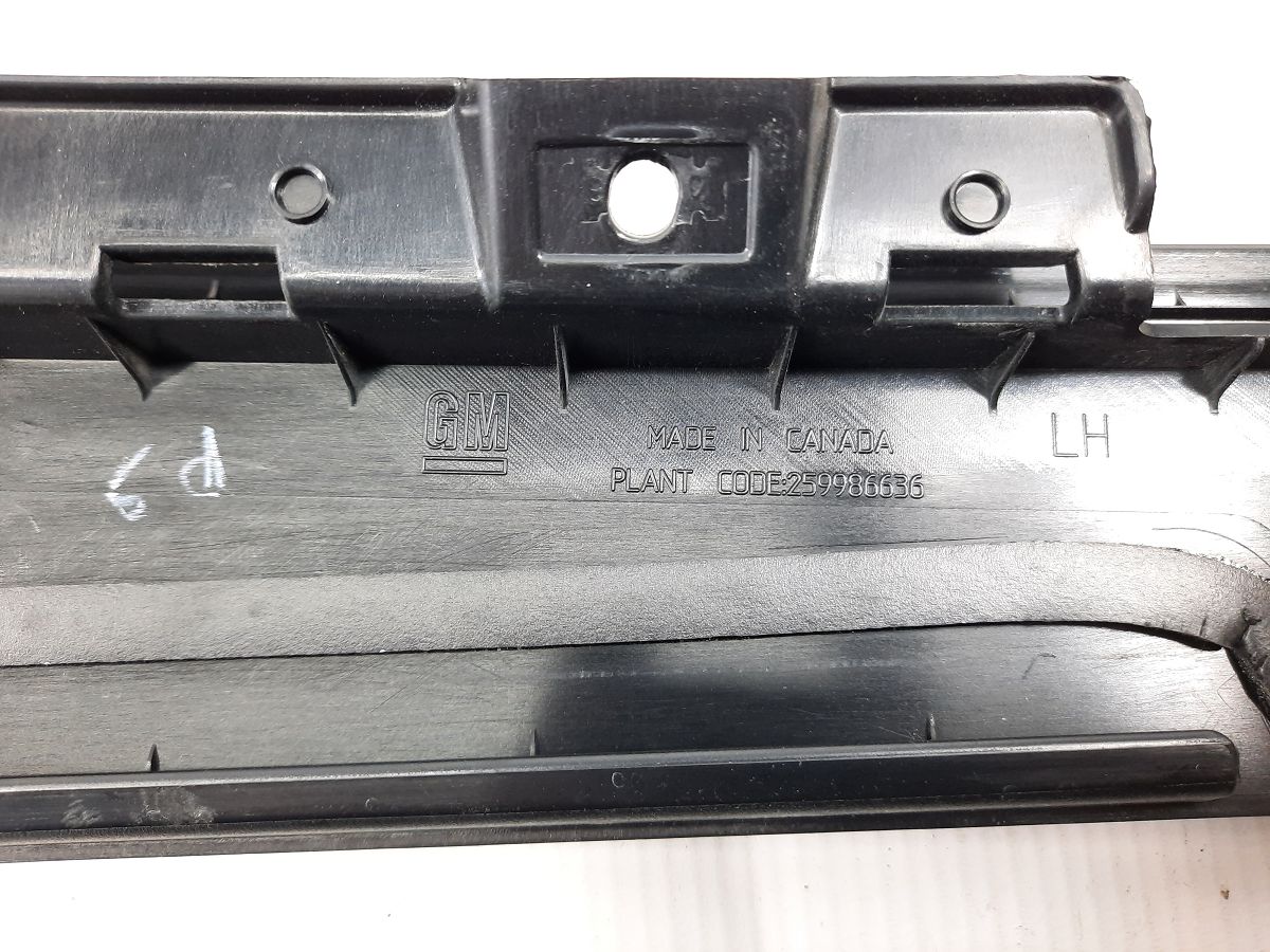 Cruze Накладка дверей задніх лівих зовнішня Chevrolet Cruze 2016-2019 39085709 Chevrolet Cruze 4