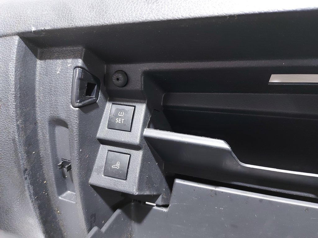 Passat s Бардачок Volkswagen Passat S 2012-2015 561857114C82V Volkswagen Passat S 9