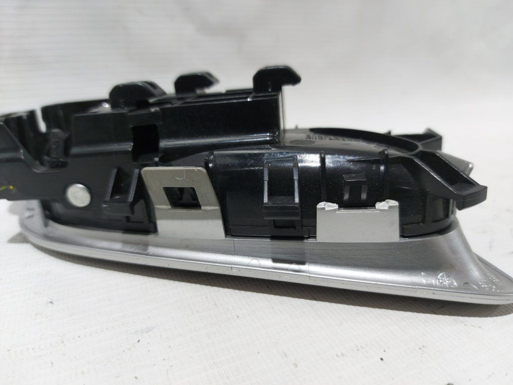 Sentra Ручка внутрішні двері передньої/задньої лівої (хром) Nissan Sentra 2013-2017 806713SG0B Nissan Sentra 13