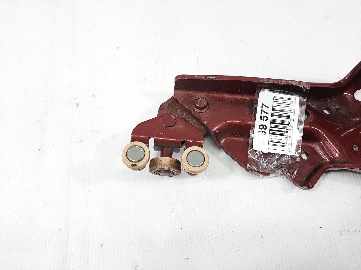 Sienna Напрямна двері задньої правої передня нижня Toyota Sienna 2011-2020 6835008031 Toyota Sienna 5