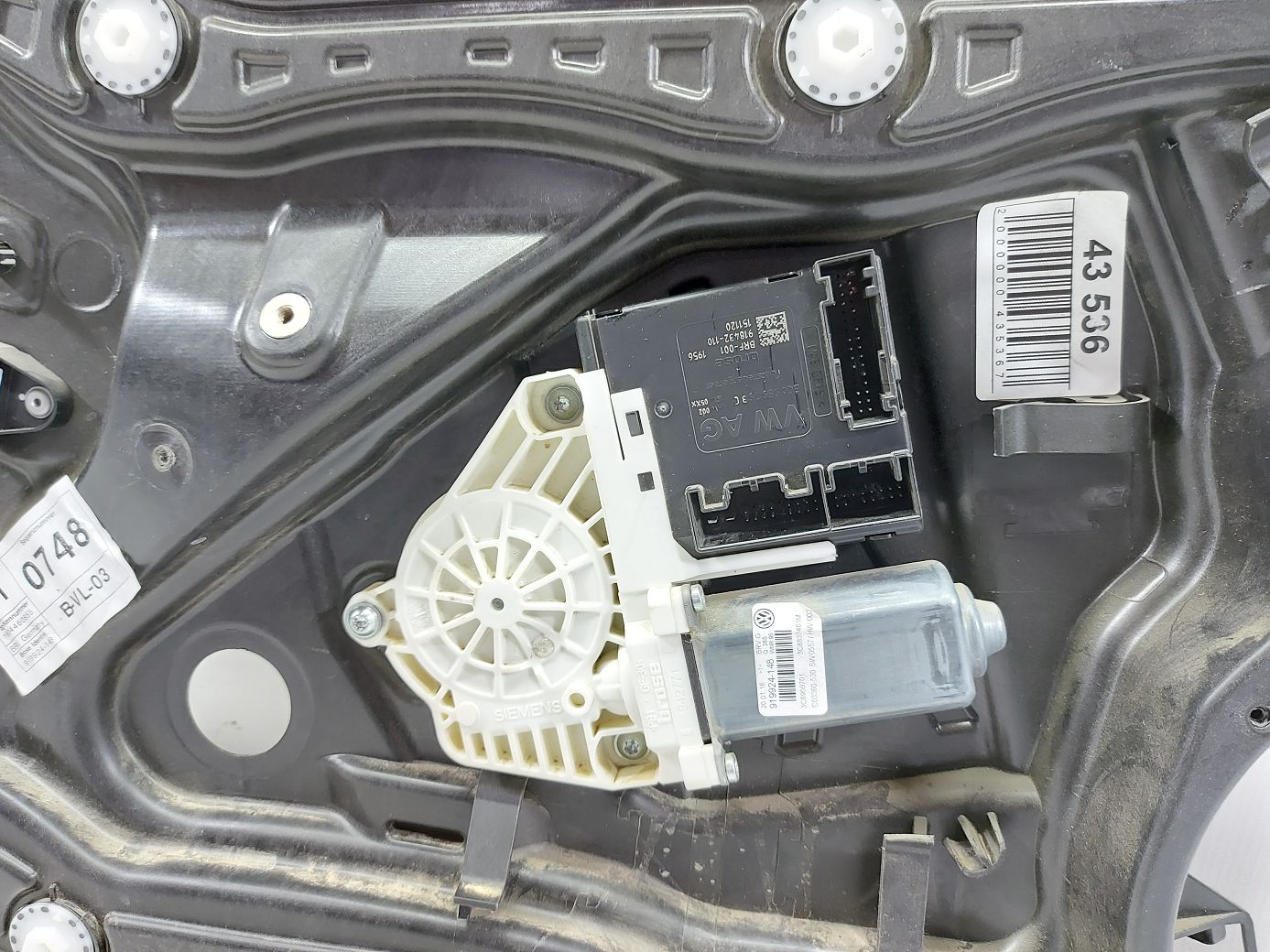 Passat cc Стеклоподъемник двери передней левой Volkswagen Passat CC 2013-2017 3C8837461M Volkswagen Passat CC 6