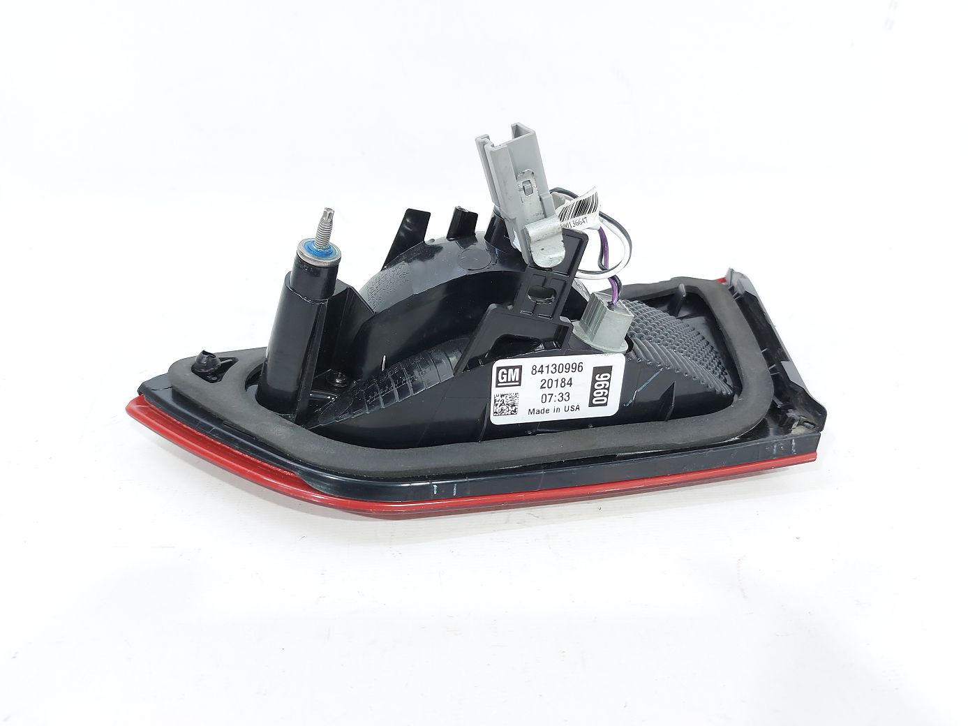 Malibu Фонарь крышки багажника левый Chevrolet Malibu 2016-2021 84130996 Chevrolet Malibu 6