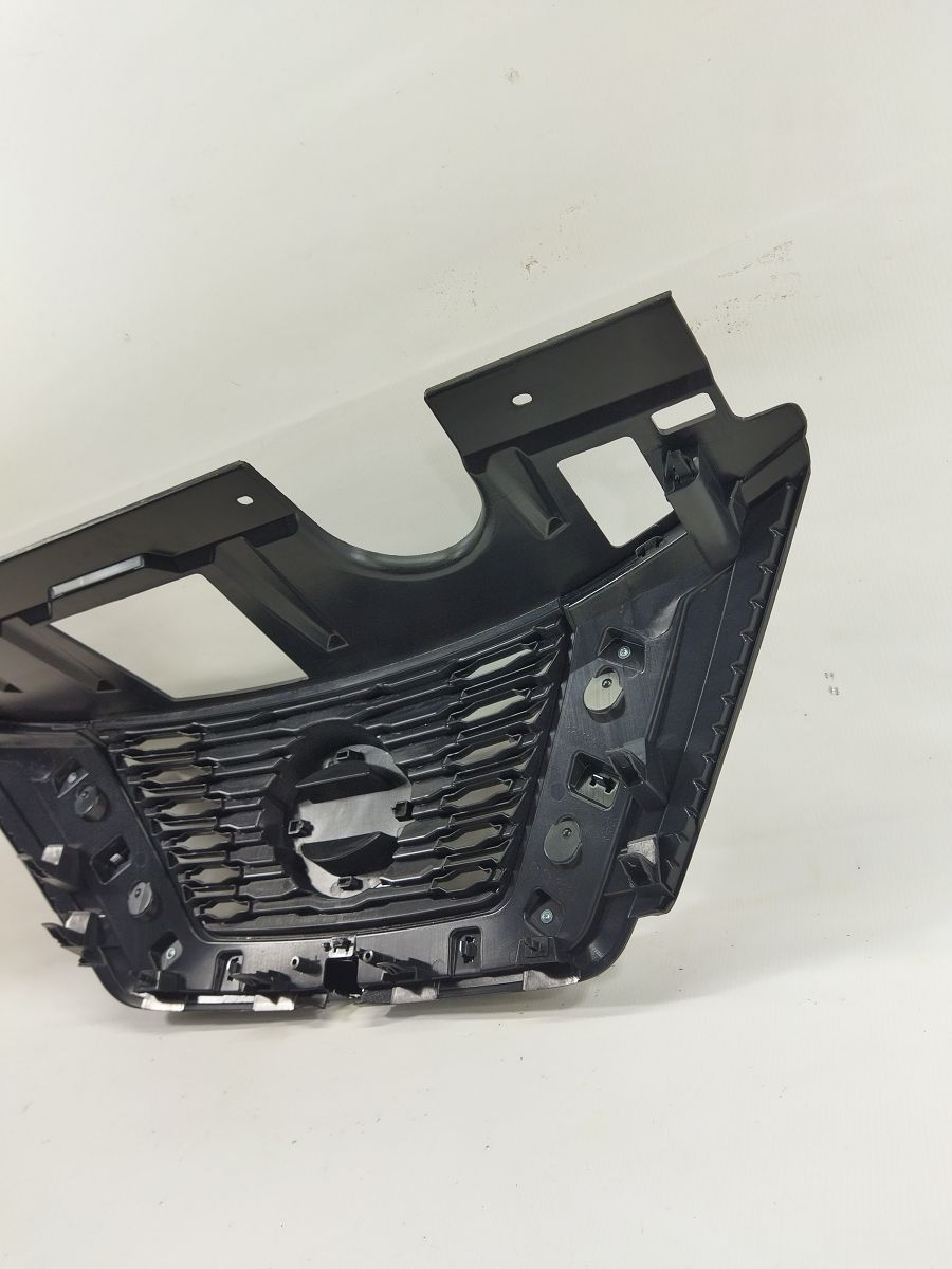 Грати радіатора в зборі Решітка радіатора Nissan X-TRAIL 2017-2020 623106FL0A Nissan X-TRAIL 7 Грати радіатора в зборі Решітка радіатора Nissan X-TRAIL 2017-2020 623106FL0A Nissan X-TRAIL 7