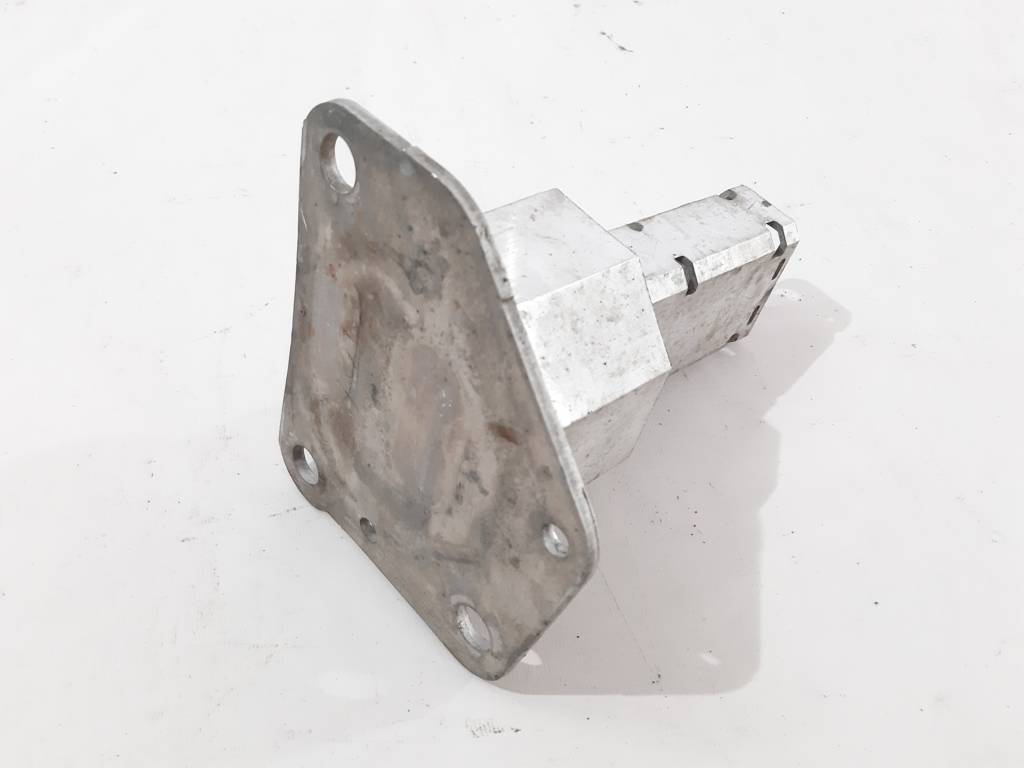 Dart Кронштейн усилителя переднего правый Dodge Dart 2013-2019 68187810AA Dodge Dart 13