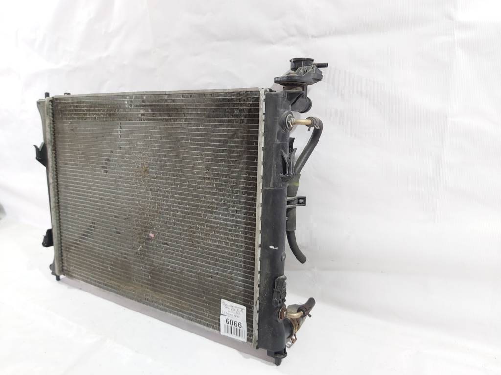 Forte koup Радіатор охолодження двигуна Kia Forte Koup 2010 253101M120 Kia Forte Koup 3