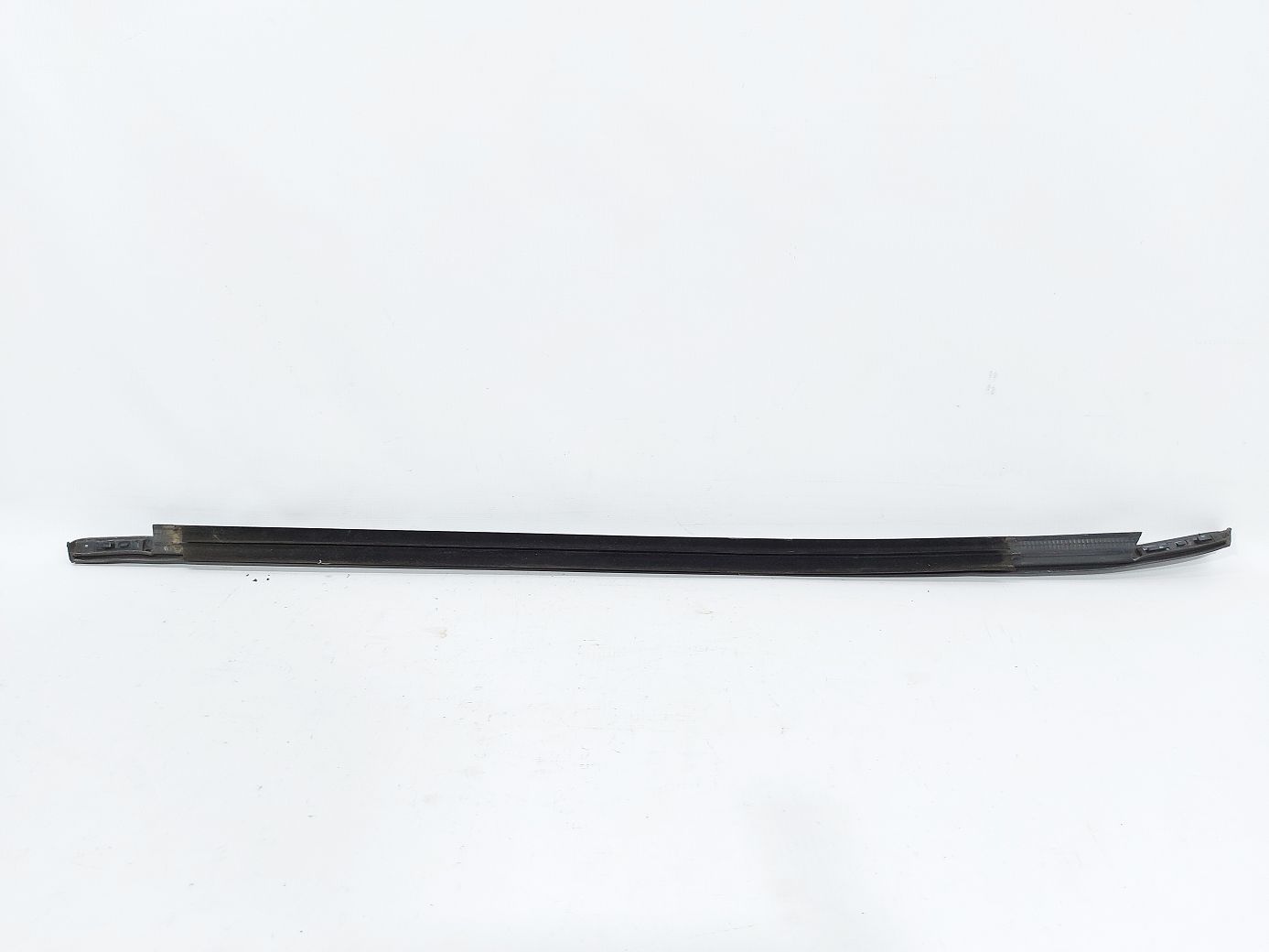 Focus Ущільнювальна гумка скла задньої лівої зовнішня Ford Focus 2012-2018 BM5Z5825861B Ford Focus 2