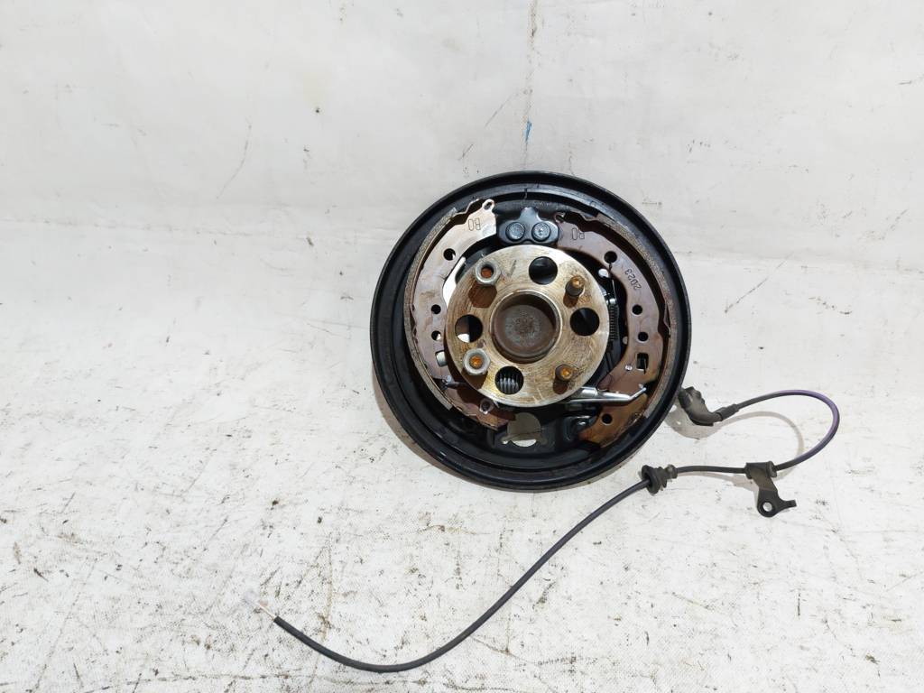 Prius c. Ступиця задня ліва/права Toyota Prius C 2007-2019 4245052061 Toyota Prius C