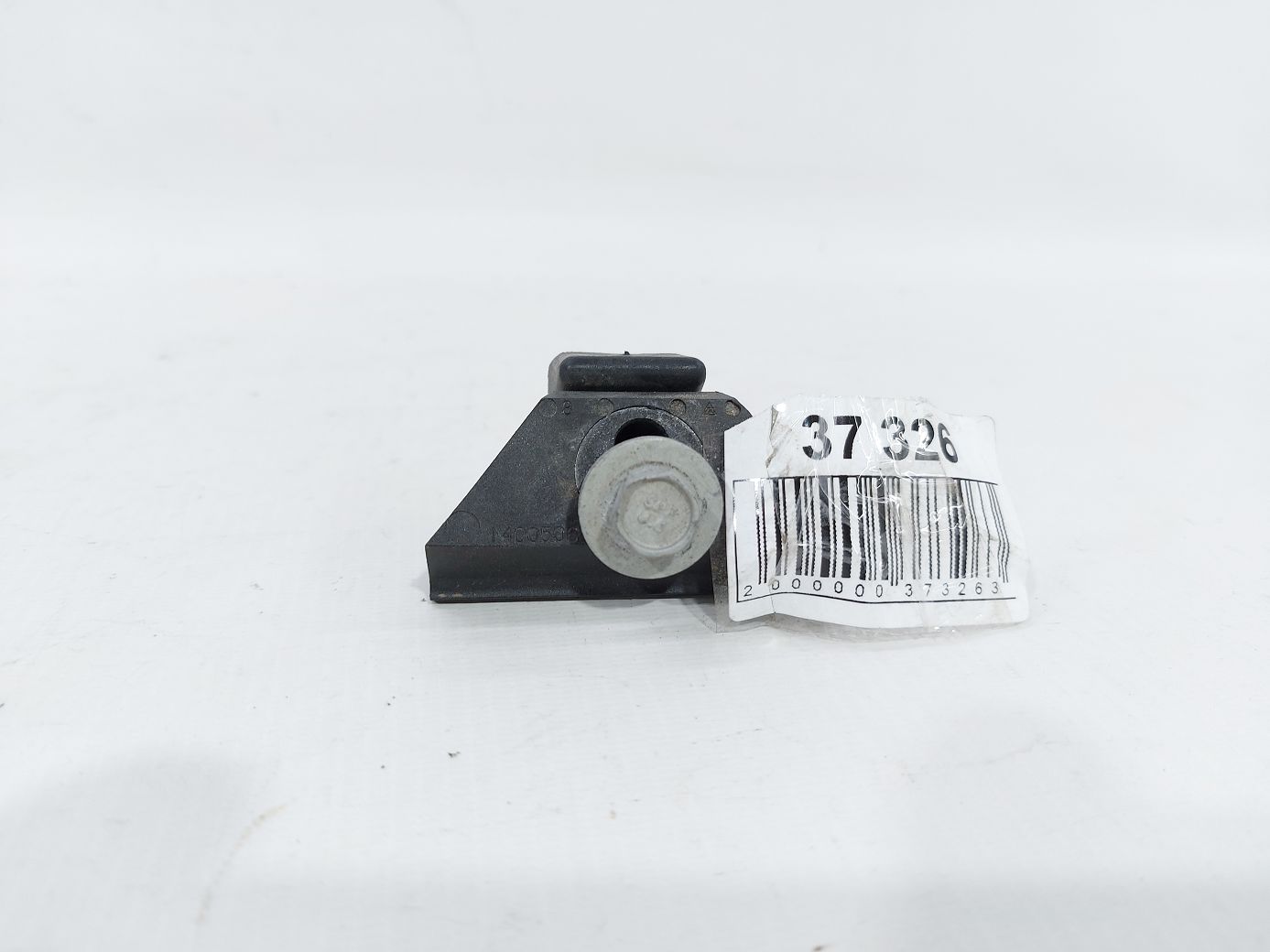 Malibu. Кріплення АКБ Chevrolet Malibu 2018 84109393 Chevrolet Malibu Malibu. Кріплення АКБ Chevrolet Malibu 2018 84109393 Chevrolet Malibu