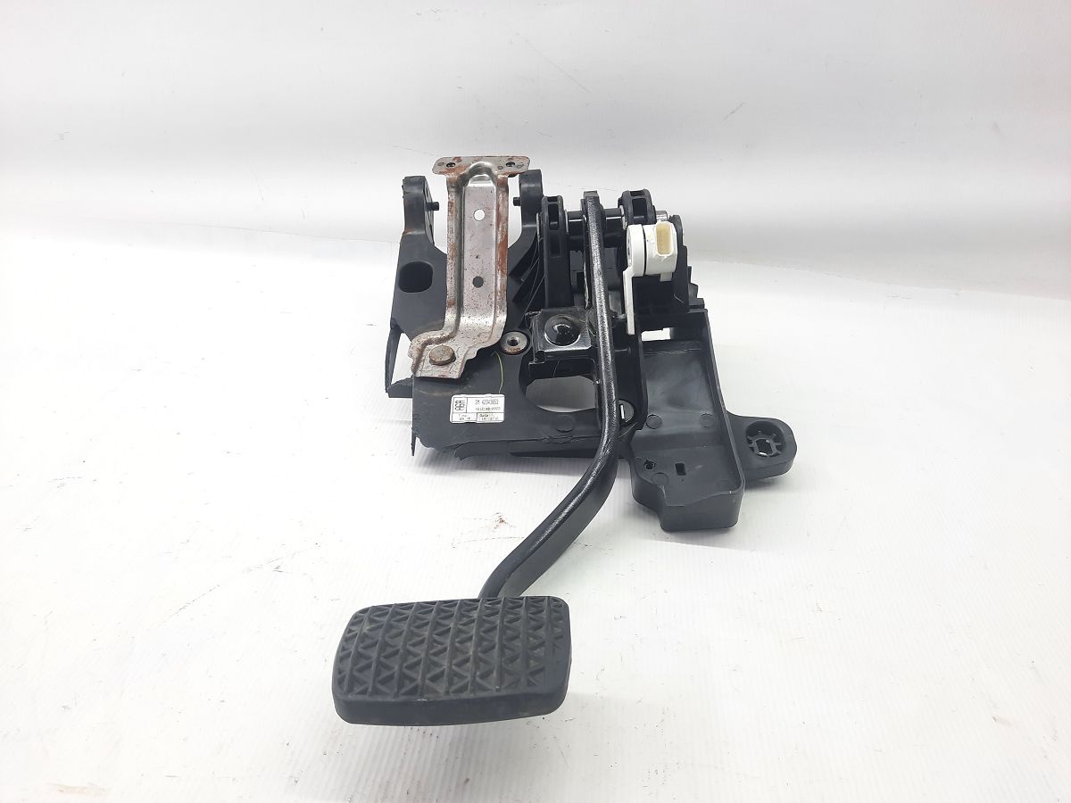 Trax. Педаль гальма Chevrolet Trax 2017 84090726 Chevrolet Trax