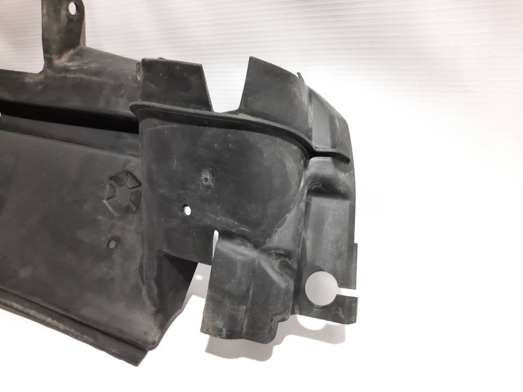 Dart Пильовик радіатора лівий Dodge Dart 2013 68381765AA Dodge Dart 2