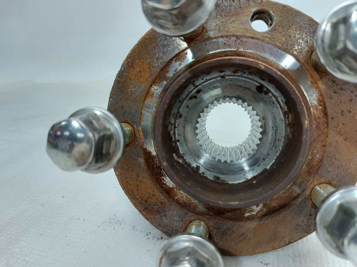 200 limited Ступиця задня ліва/права Chrysler 200 Limited 2015-2017 68155868AB Chrysler 200 Limited 33