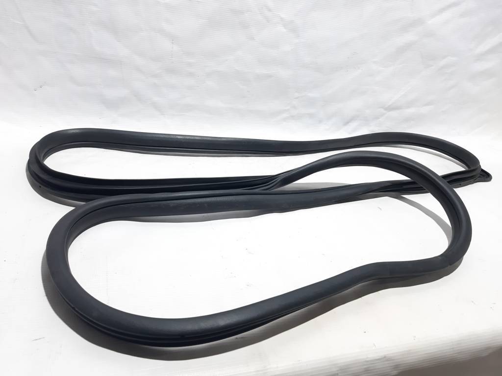 Elantra Ущільнювальна гумка дверей передньої правої Hyundai Elantra 2017-2020 82140F2000 Hyundai Elantra 2 Elantra Ущільнювальна гумка дверей передньої правої Hyundai Elantra 2017-2020 82140F2000 Hyundai Elantra 2