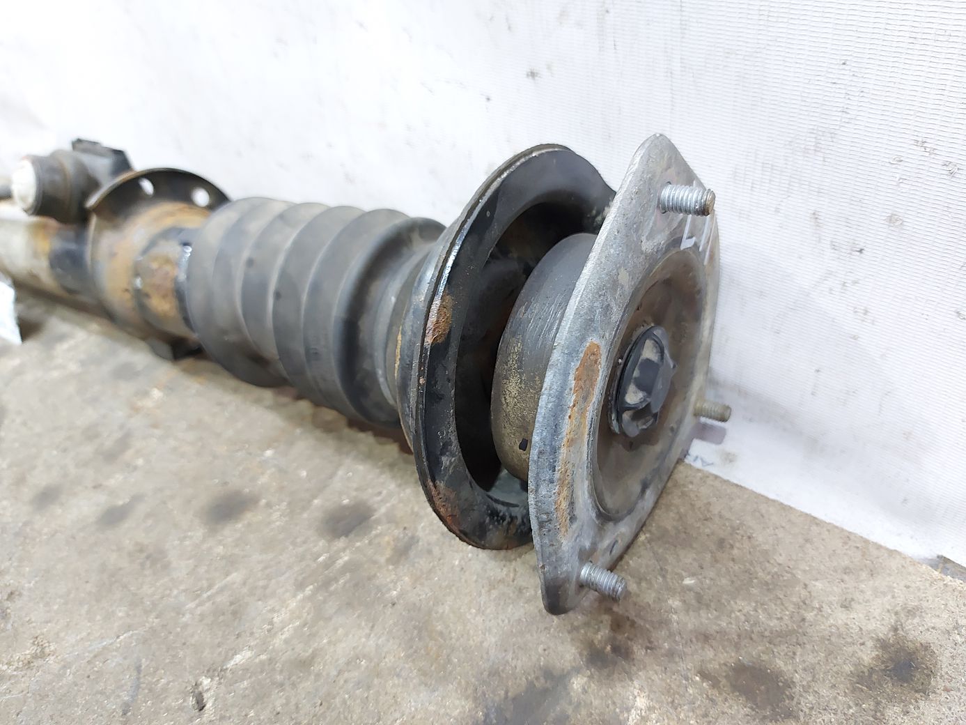 Cooper countryman Стойка амортизатора передняя левая Mini Cooper Countryman 2011-2016 31309813651 Mini Cooper Countryman 2