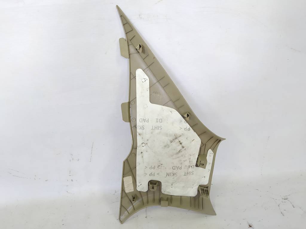 Optima Накладка задньої правої стійки Kia Optima 2011-2016 858604C000 Kia Optima 3