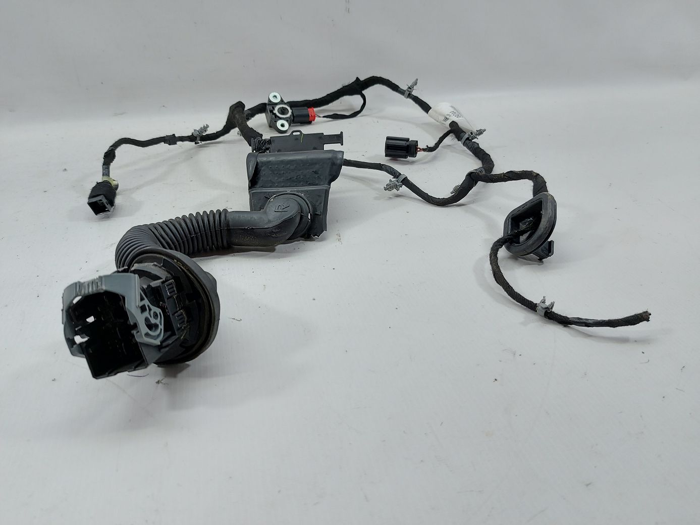 Dart Проводка дверей передньої правої Dodge Dart 2013-2016 68204992AA Dodge Dart 2