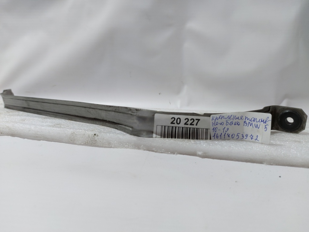 5 series Кріплення паливного бака ліве/праве BMW 5 series 2010-2019 16117053972 BMW 5 series 4