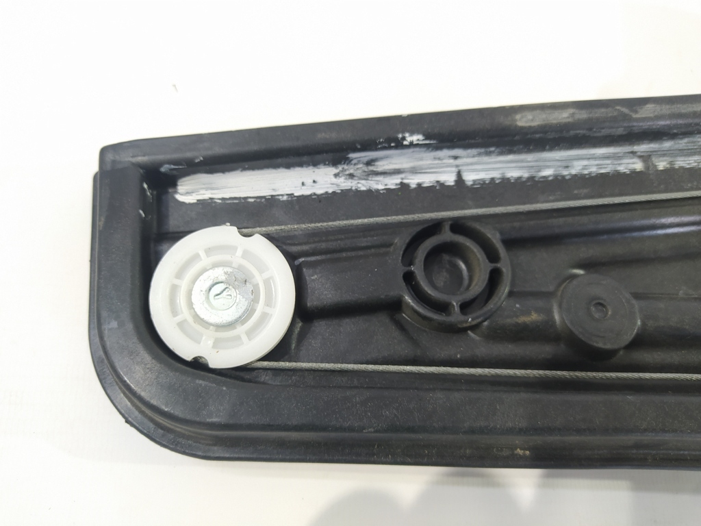 Veloster Стеклоподъемник двери задней правой Hyundai Veloster 2012-2017 834022V000 Hyundai Veloster 9
