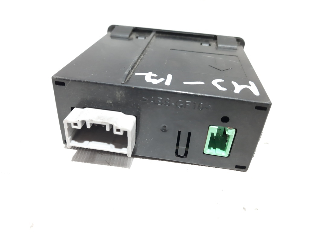 3 USB порт Mazda 3 2014-2018 BHP1669U0B Mazda 3 5