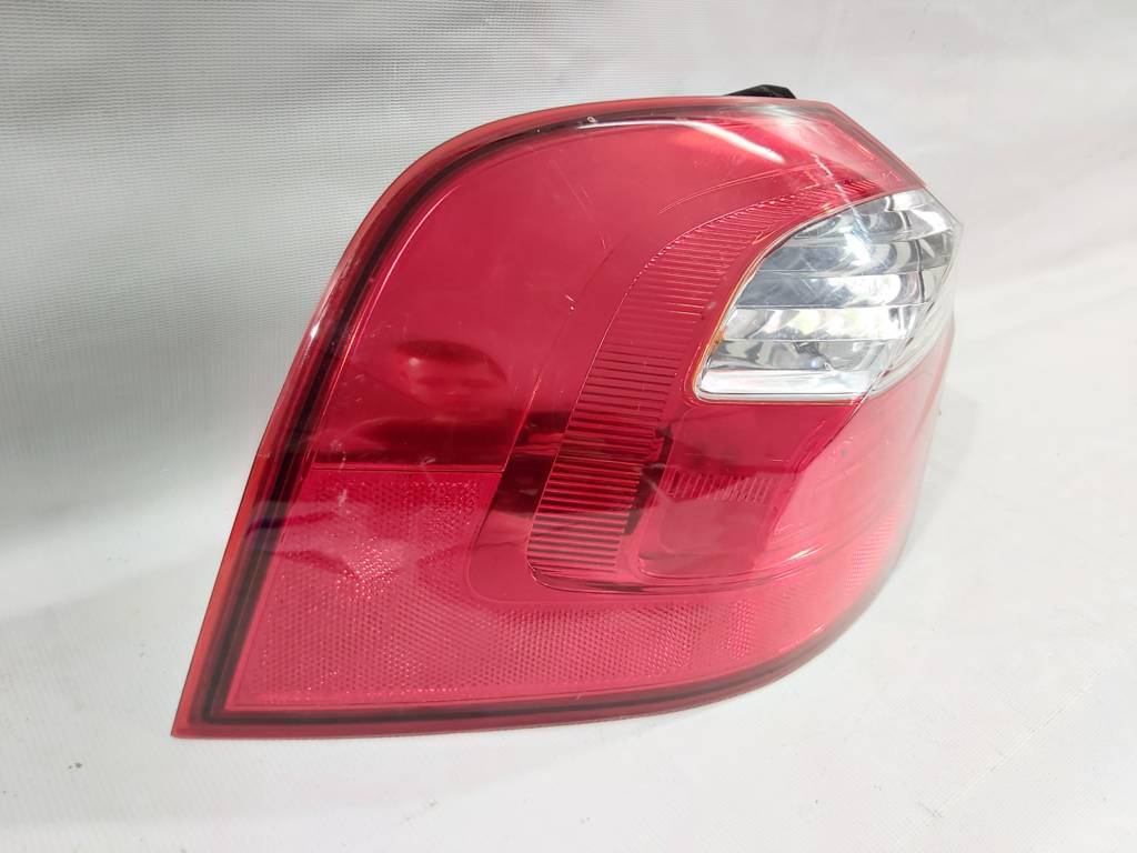Товари з дефектами Ліхтар задній лівий (скіл) Kia Rio 2012-2017 924011W000 Kia Rio 2