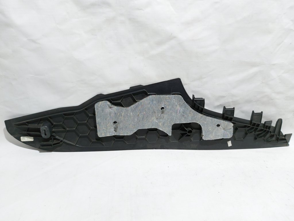 Passat s Обшивка консоли центральной правая Volkswagen Passat S 2012-2019 561863046A82V Volkswagen Passat S 13