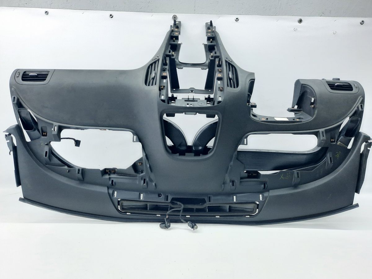 Volt. Торпеда Chevrolet Volt 2013-2015 22893802 Chevrolet Volt