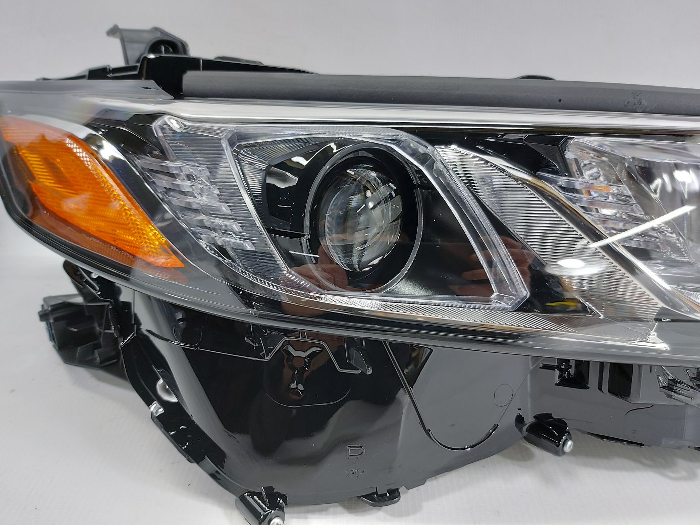 Фары головного света Фара передняя правая Toyota Camry 2017-2020 8111006C40 Toyota Camry 3 Фары головного света Фара передняя правая Toyota Camry 2017-2020 8111006C40 Toyota Camry 3