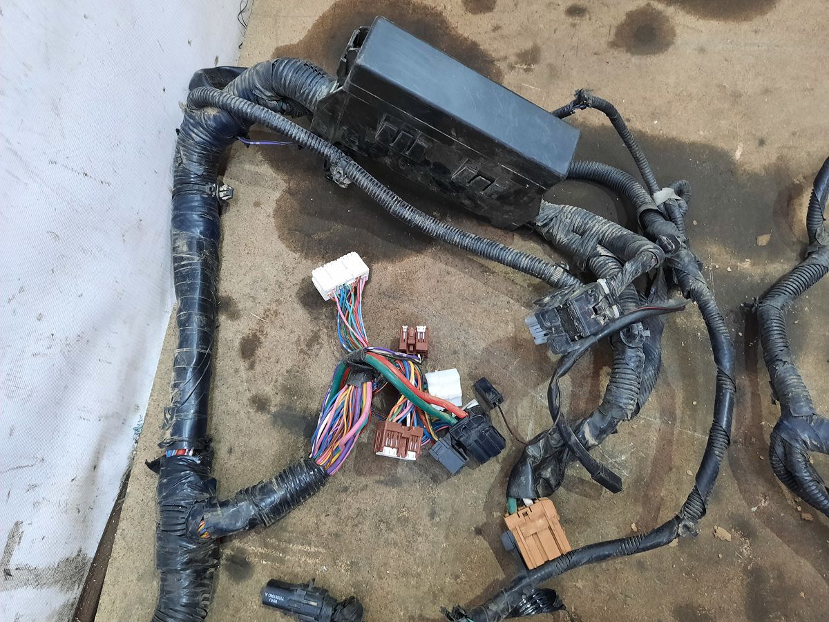 Sentra Проводка подкапотная Nissan Sentra 2016-2017 240114AF3A Nissan Sentra 8