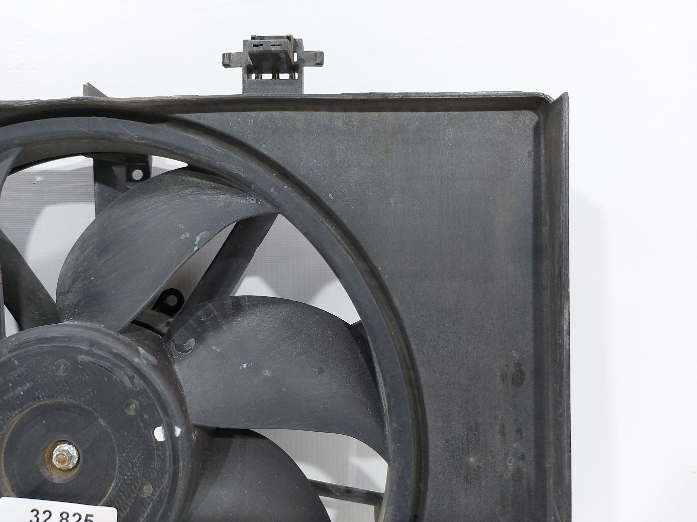 Fiesta sedan Вентилятор системы охлаждения Ford Fiesta sedan 2011-2019 BV5Z8C607Q Ford Fiesta sedan 4