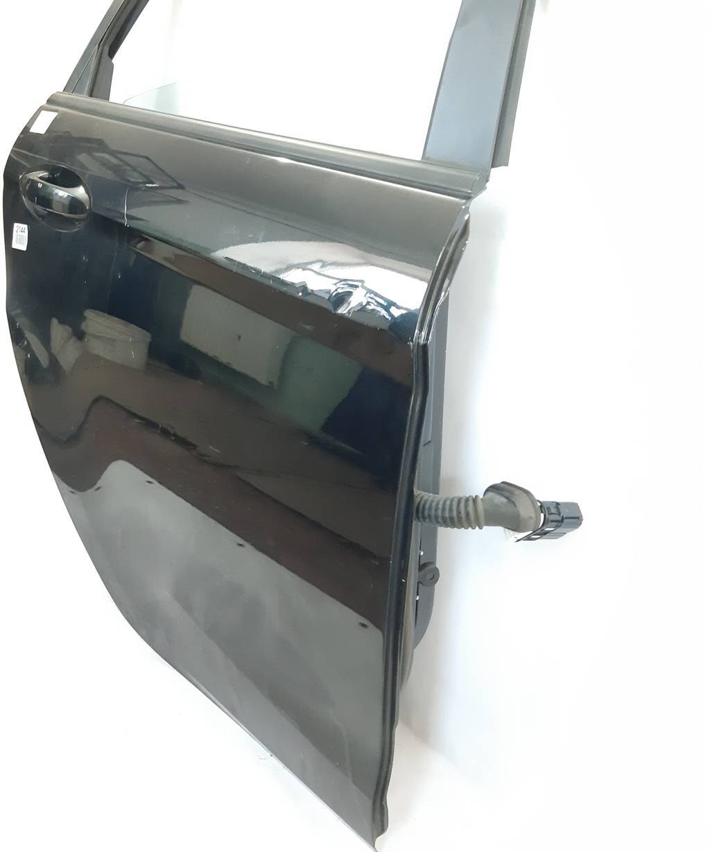 Fiesta sedan Двері задні праві Ford Fiesta sedan 2011-2019 G2BZ5424630A Ford Fiesta sedan 4