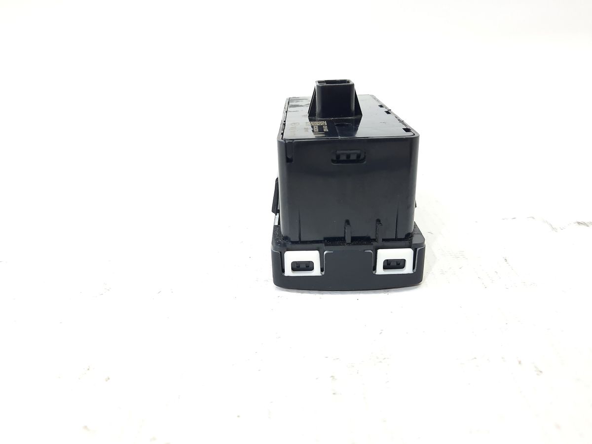 3 Блок кнопок торпеды Mazda 3 2014-2018 BASD66170A Mazda 3 3