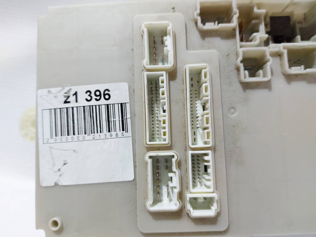 Insight Блок предохранителей салона Honda Insight 2010 38200TM8A21 Honda Insight 16