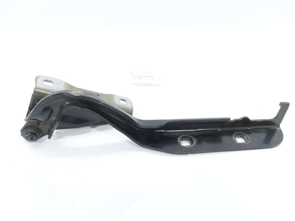 Dart Петля капота права Dodge Dart 2013-2019 68082130AA Dodge Dart 26