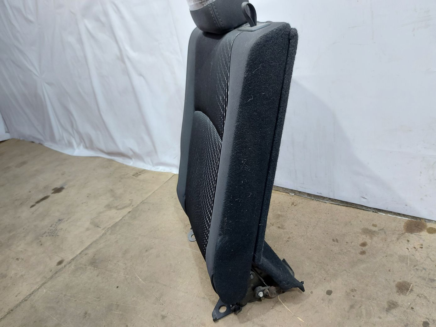 Journey Спинка третьего ряда сидений левая Dodge Journey 2011-2019 1UN37DX9AA Dodge Journey 5 Journey Спинка третьего ряда сидений левая Dodge Journey 2011-2019 1UN37DX9AA Dodge Journey 5