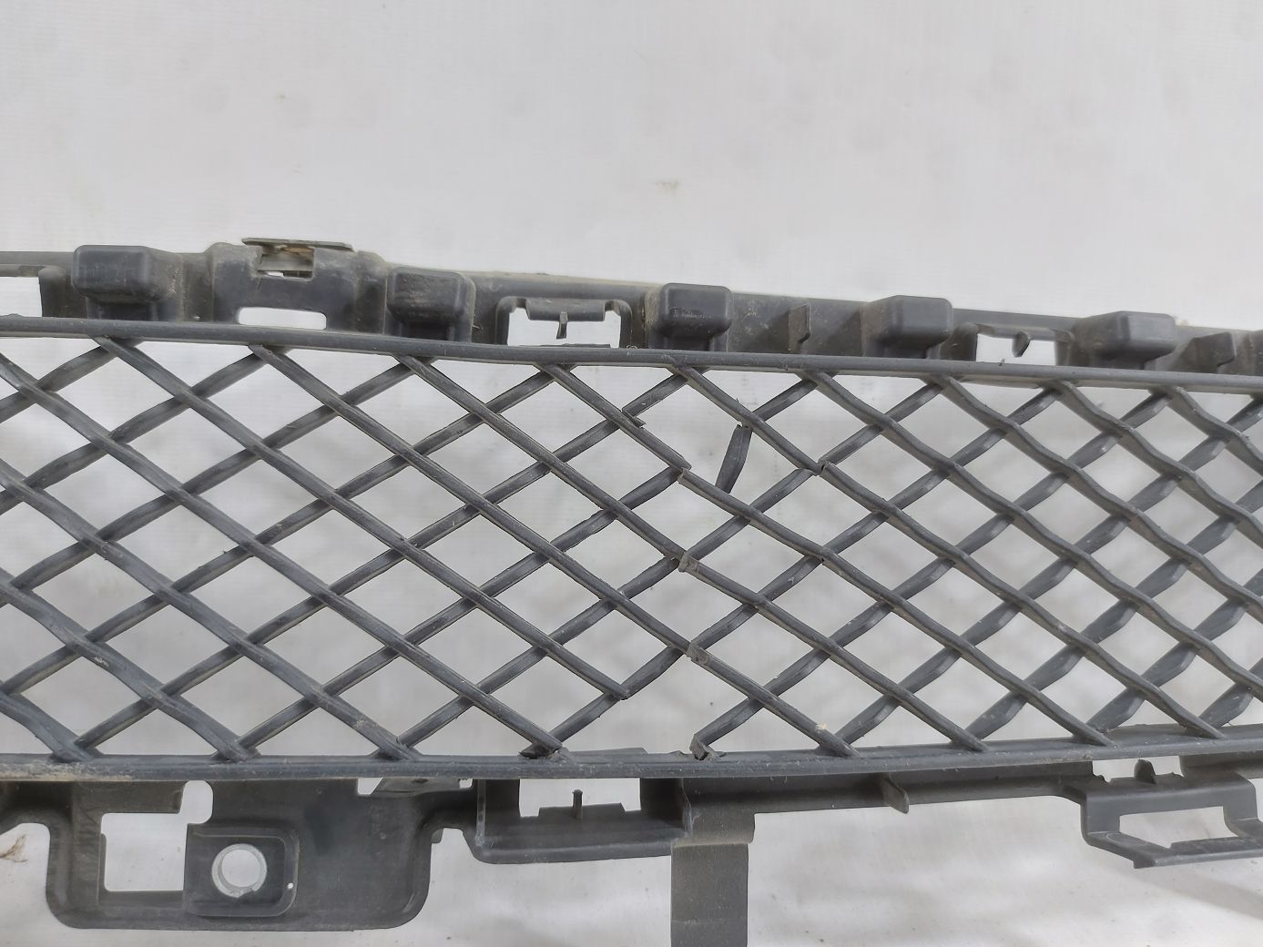 Товари з дефектами Решітка радіатора нижня (дефект) Jaguar XF 2012-2015 C2Z16174 Jaguar XF 2