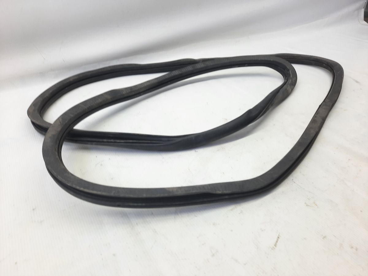 Dart Ущільнювальна гумка прорізу дверей передньої лівої/правої Dodge Dart 2013-2014 68085076AF Dodge Dart 8