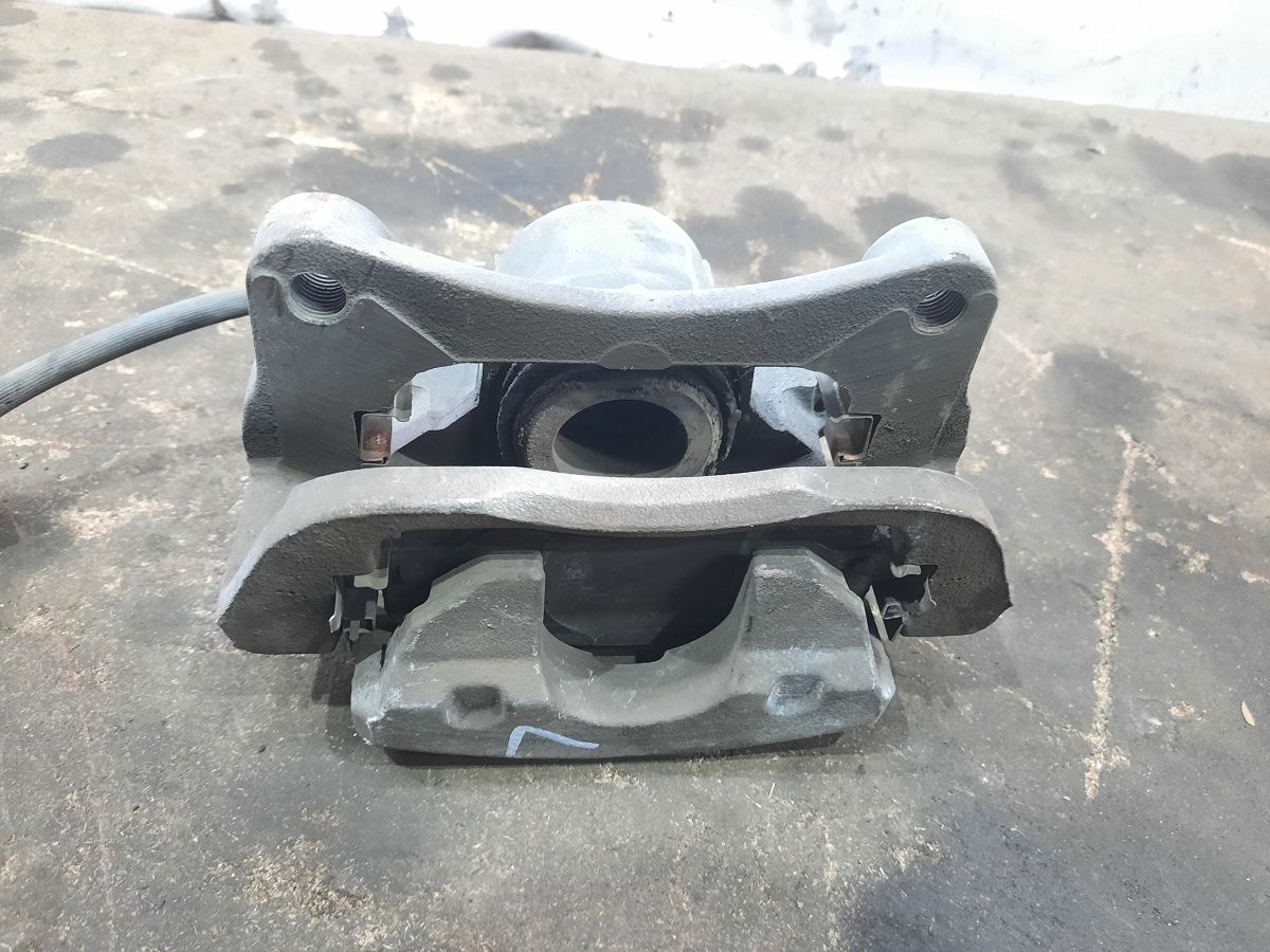 Dart Суппорт тормозной передний левый Dodge Dart 2013-2019 68160685AB Dodge Dart 11