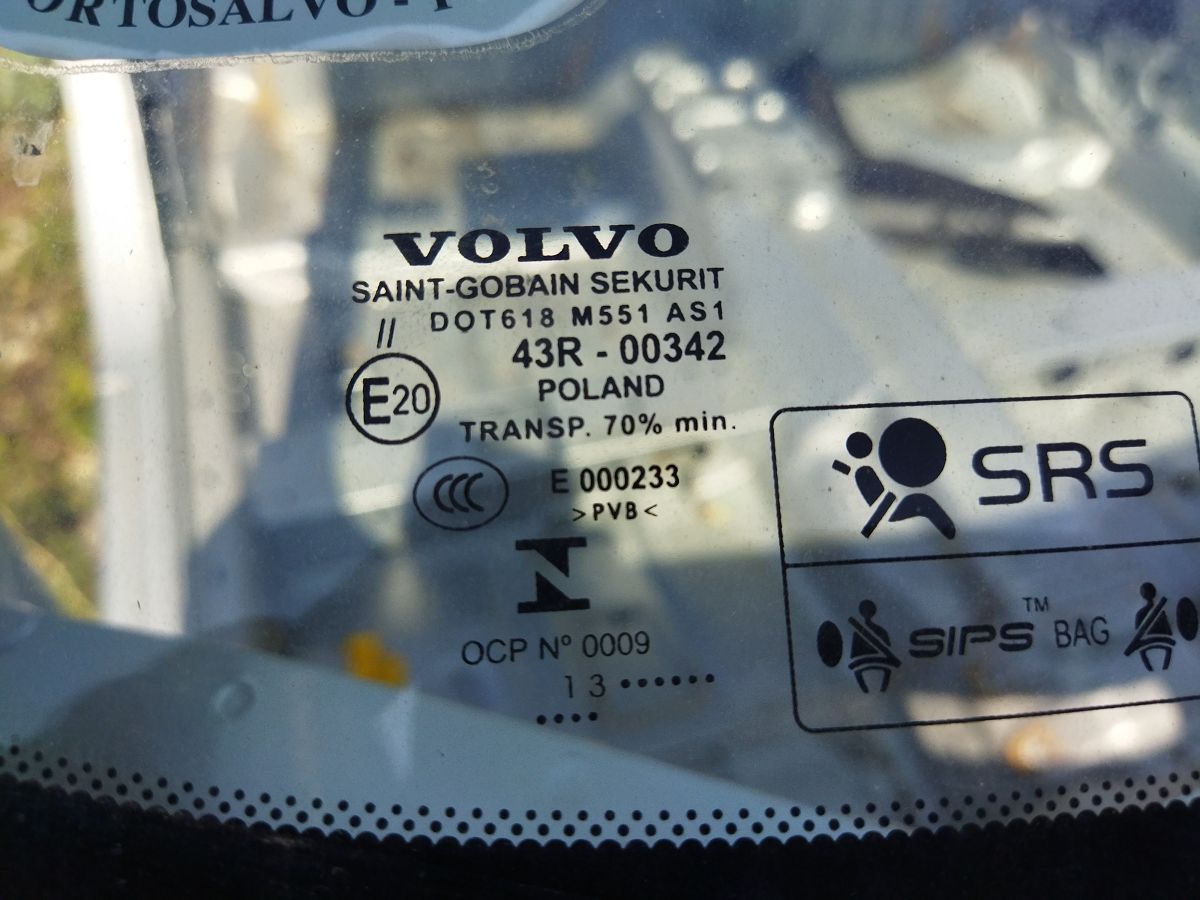 S60 Скло лобове Volvo S60 2013-2018 31402732 Volvo S60 4