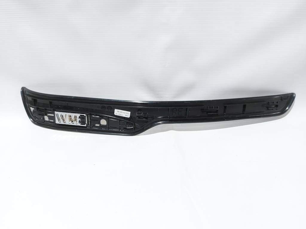 328i xdrive Обшивка порога заднього права BMW 328i xDrive 2009-2012 51477172298 BMW 328i xDrive 4