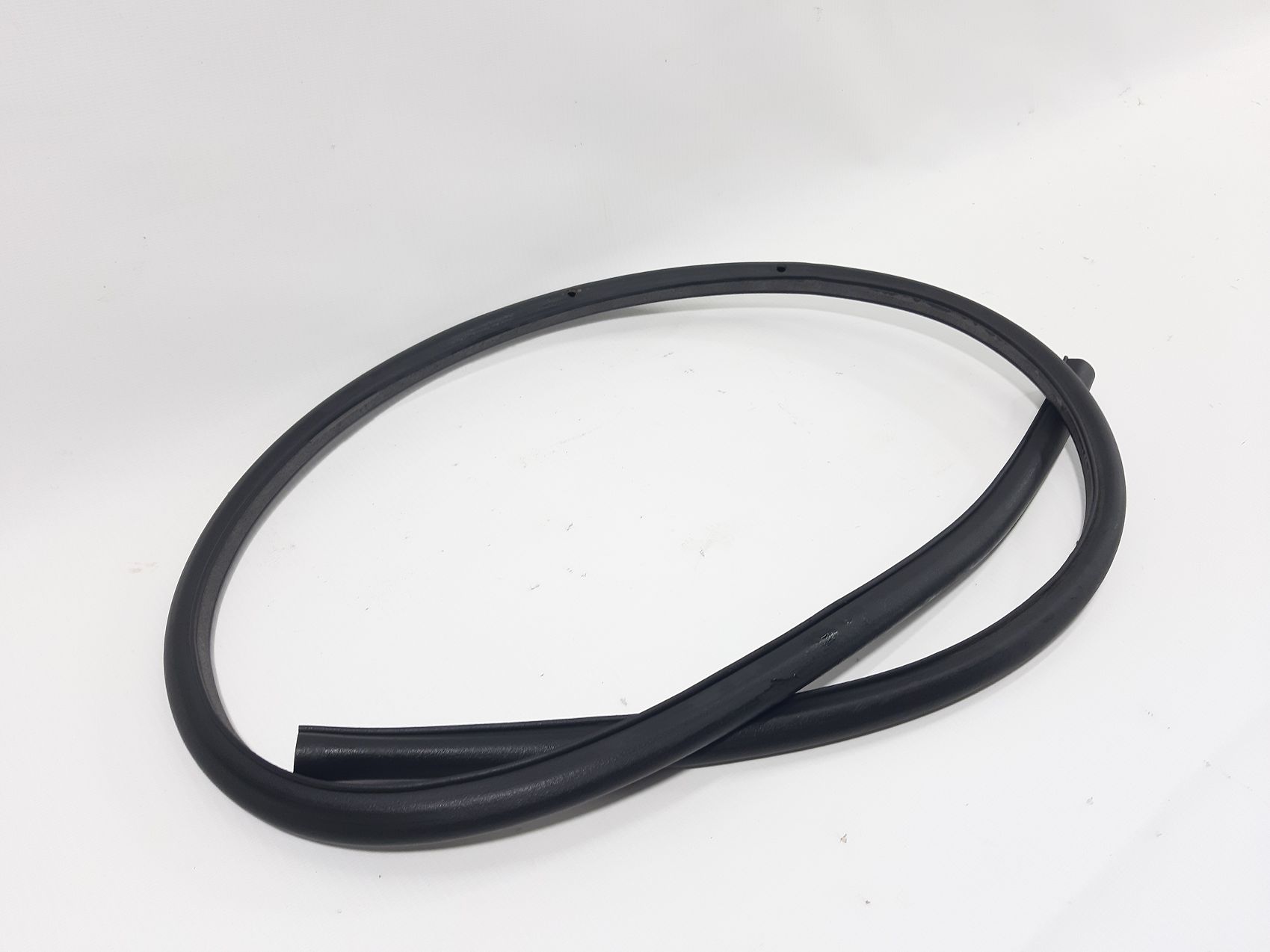 Model 3 Ущільнювач двері задньої правої Tesla Model 3 2020-2023 109050800E Tesla Model 3 2