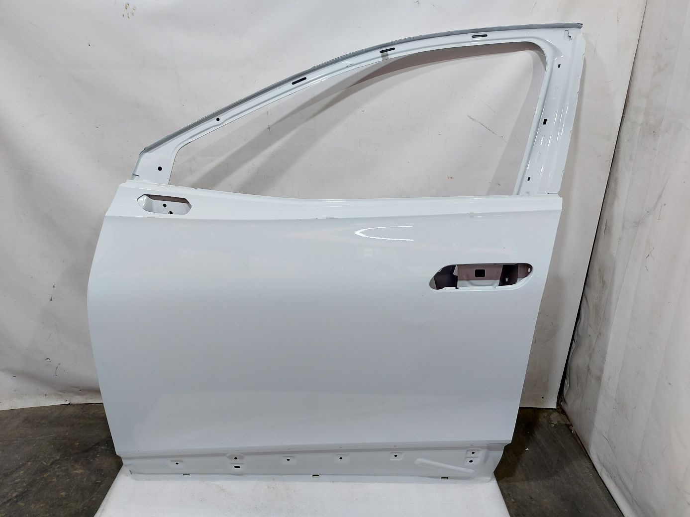 Двери. Дверь передняя левая (белая) Volkswagen 12D831055 Volkswagen ID.6 Двери. Дверь передняя левая (белая) Volkswagen 12D831055 Volkswagen ID.6