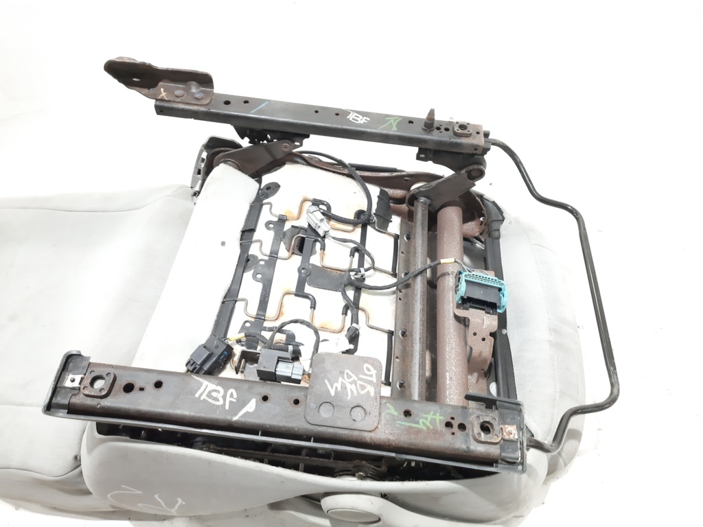 Dart Сидіння переднє ліве Dodge Dart 2013 68083599AA Dodge Dart 6