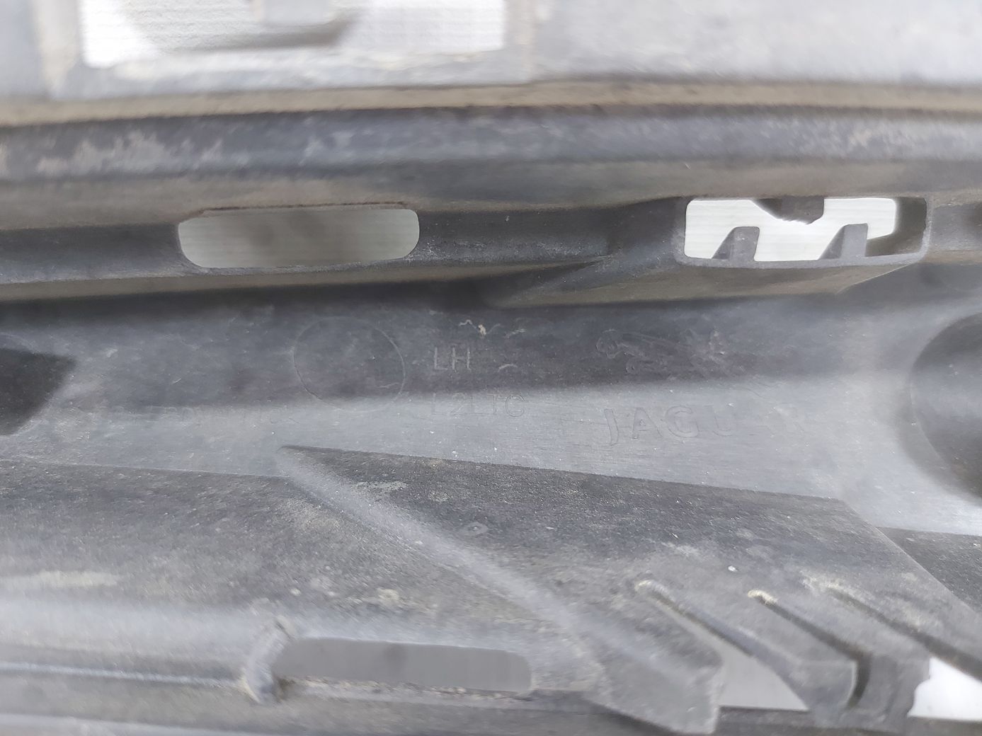 Xf Заглушка ПТФ ліва Jaguar XF 2012-2015 C2Z16209 Jaguar XF 2