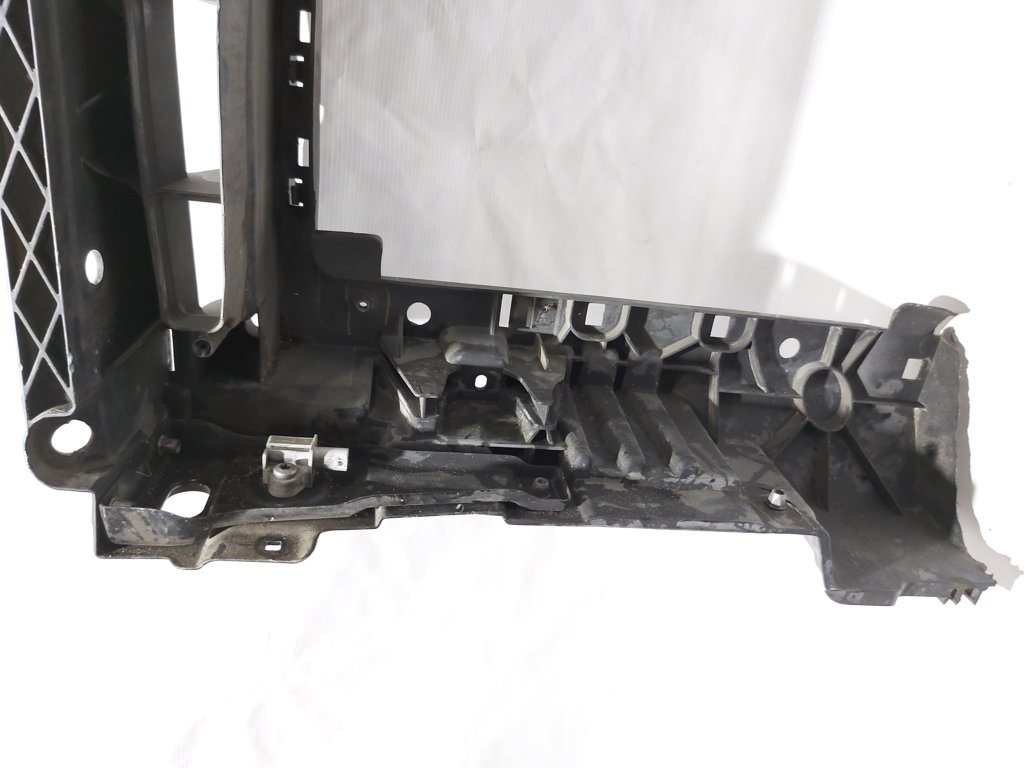 Passat s ТБ радіатора (зламаний) Volkswagen Passat S 2012-2015 561805588B9B9 Volkswagen Passat S 16