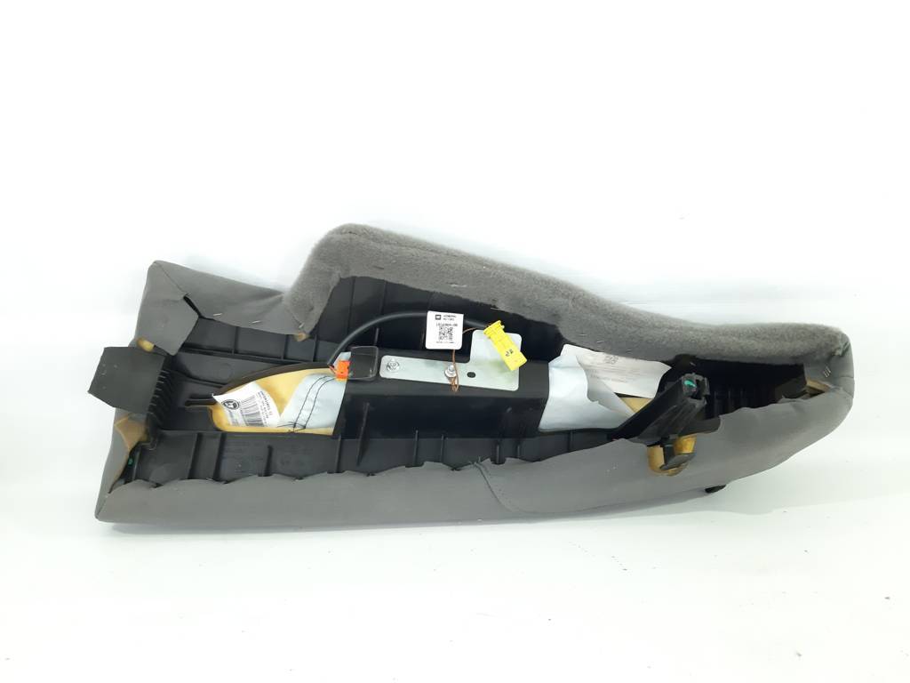 Malibu Бічна спинка заднього ряду сидінь права Chevrolet Malibu 2015-2016 84017878 Chevrolet Malibu 2