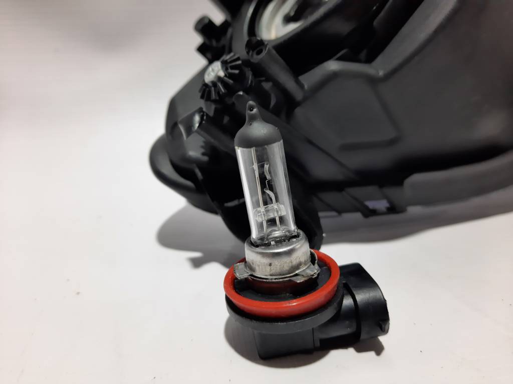 Фари головного світла Фара протитуманна ліва Hyundai Sonata 2014-2017 92201C1100 Hyundai Sonata 7