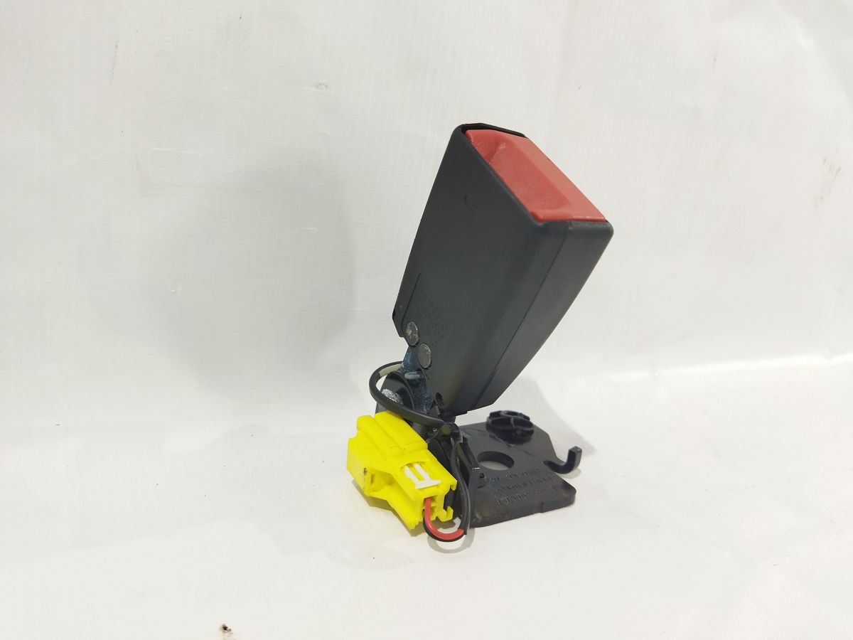 S60 Пряжка задніх ременів безпеки ліва Volvo S60 2011-2018 31351656 Volvo S60 3