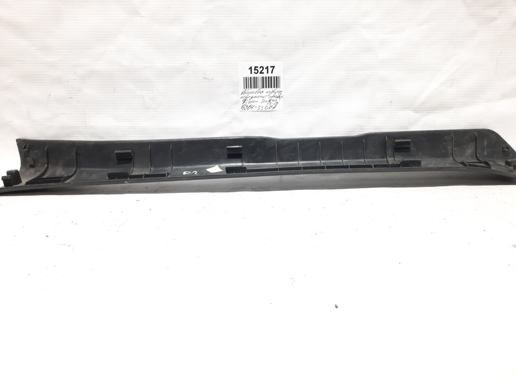Sentra Обшивка порога переднего правая Nissan Sentra 2013-2019 769B43SG0A Nissan Sentra 4