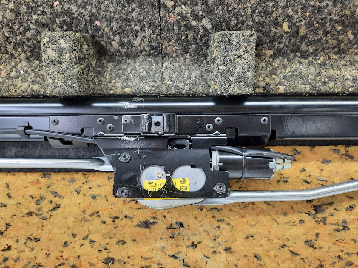 5 series Полка под заднее стекло BMW 5 series 2009-2013 51467238133 BMW 5 series 14
