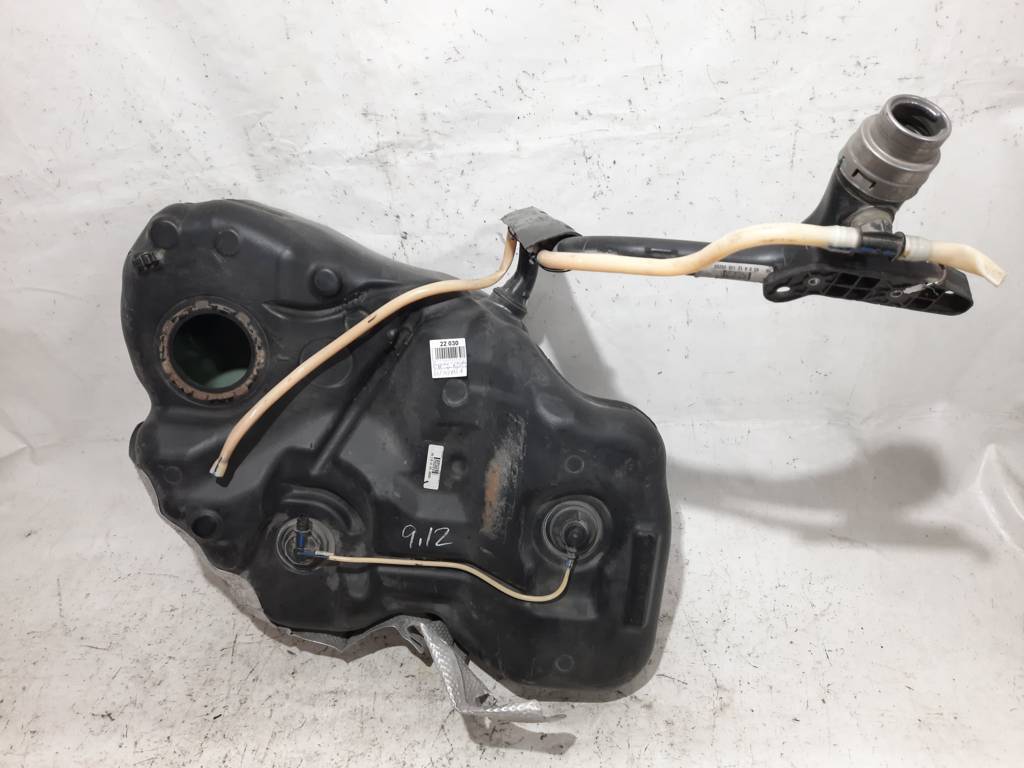 Passat s. Бензобак с горловиной Volkswagen Passat S 2012-2016 561201055A Volkswagen Passat S