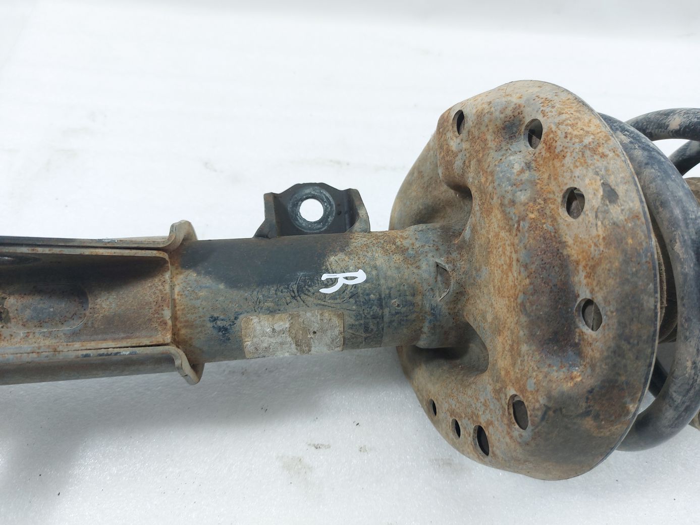 Regal Стійка амортизатора передня права (у зборі) Buick Regal 2012-2017 13328352 Buick Regal 3 Regal Стійка амортизатора передня права (у зборі) Buick Regal 2012-2017 13328352 Buick Regal 3